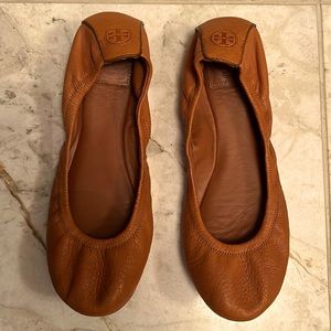 Tory Burch all leather ballet flat.  Size 9M